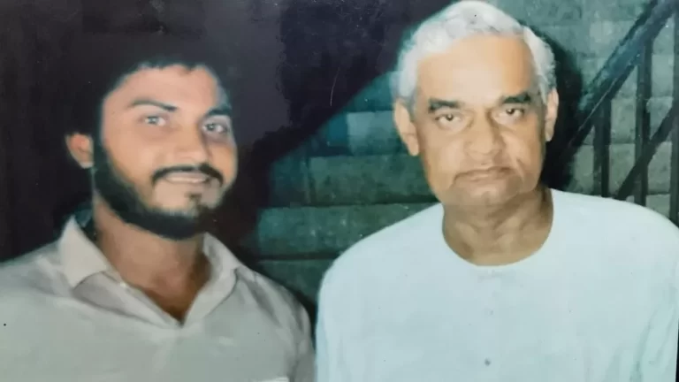 जब मंच से कारसेवकों का बढ़ाया गया जोश!