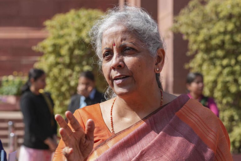 भारतीय अर्थव्यवस्था अक्टूबर-दिसंबर 2023 में 8.4% की दर से बढ़ी, जबकि एक साल पहले यह 4.3% थी.