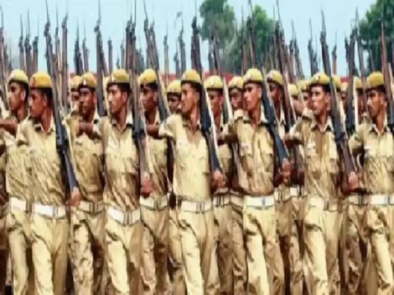 क्या उत्तर प्रदेश में सरकारी नौकरी पाना हो गया है सपना?