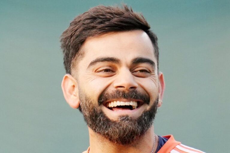 दूसरी बार पिता बनने के बाद विराट कोहली भारत पहुंच गए हैं.