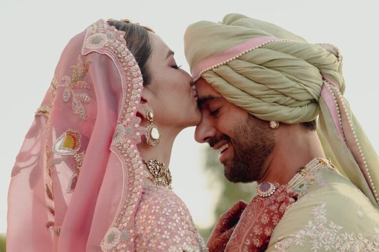 पति-पत्नी के रूप में कृति खरबंदा पुलकित सम्राट की पहली तस्वीर.