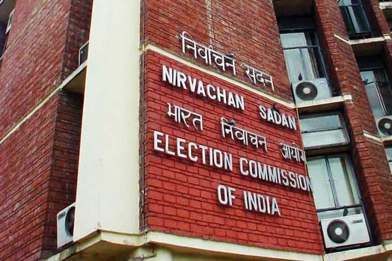 EC ने इलेक्ट्रॉनिक्स और आईटी मंत्रालय को MCC के दौरान विकासशील भारत के संबंध में संदेश देना बंद करने का निर्देश दिया