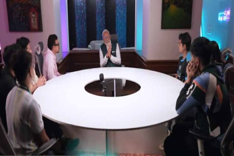 नरेंद्र मोदी ने गेमिंग समुदाय के कुछ लोकप्रिय चेहरों के साथ समय बिताया.