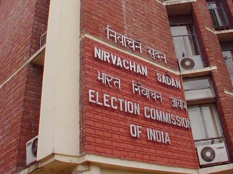 पहले चरण के कम मतदान पर क्या बोला चुनाव आयोग?