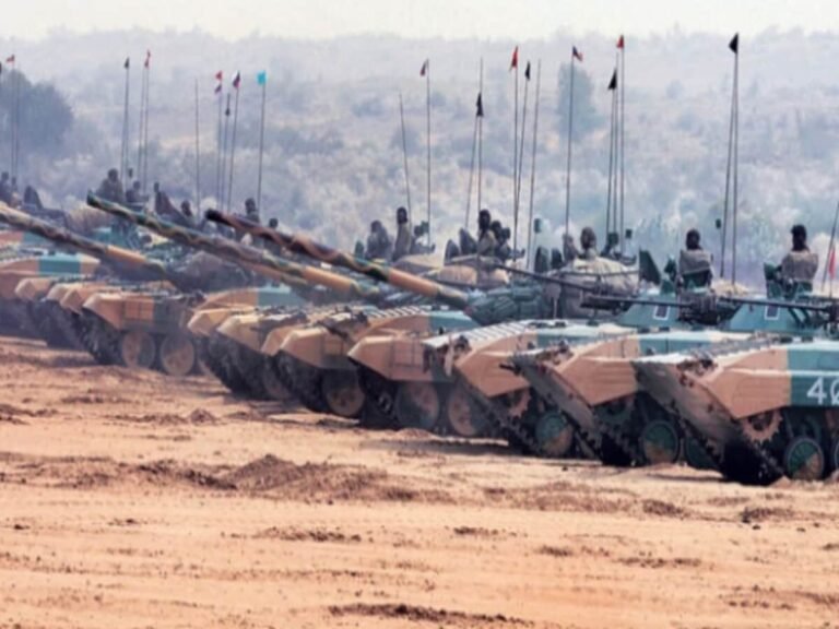 क्या हथियारों की खरीदारी से बढ़ती है देश में गरीबी?