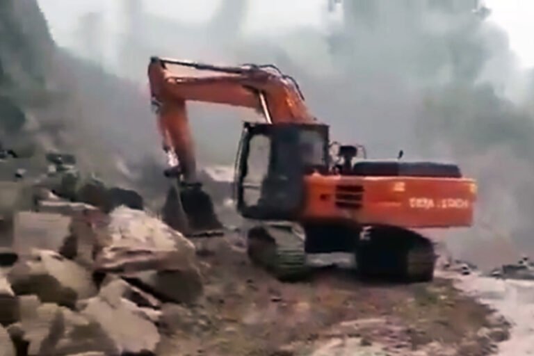 केदारनाथ में गौरीकुंड के पास हादसा, बारिश के कारण भूस्खलन से तीन तीर्थयात्रियों की मौत, कई घायल