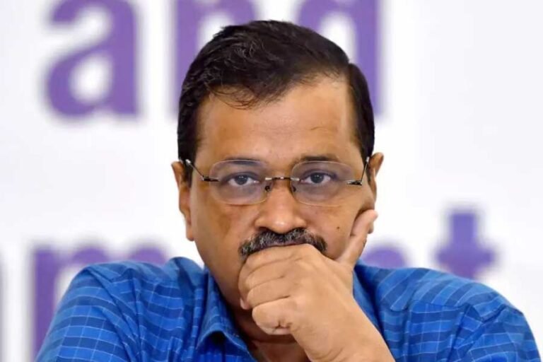 दिल्ली के सीएम अरविंद केजरीवाल की याचिका पर मंगलवार को सुनवाई करेगा.