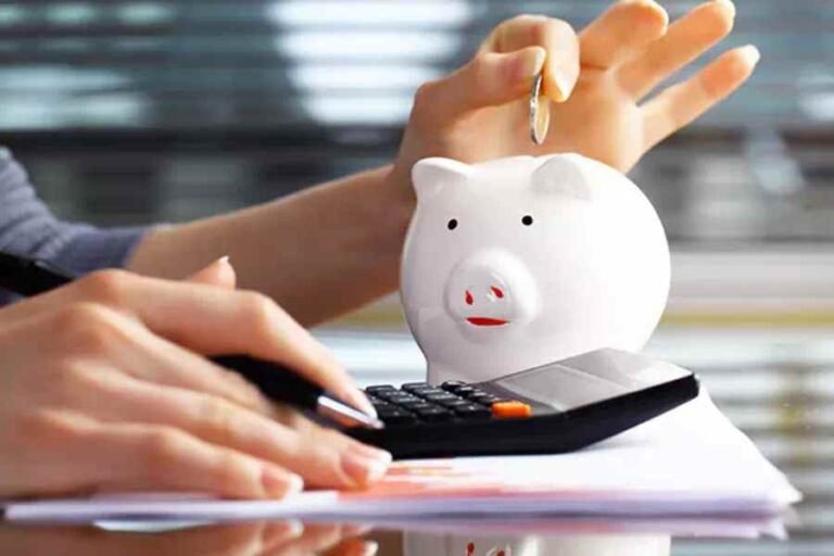 5 तरीके: परिवार की कुल आय समान होने पर भी महिलाओं की बचत बढ़ेगी