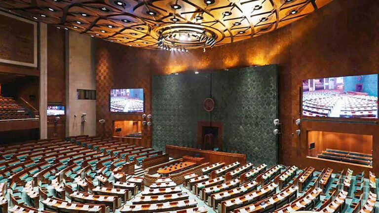 आखिर क्या कुछ खास हो रहा है वर्तमान में संसद में?