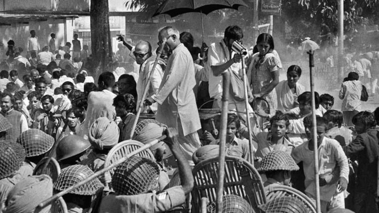 जानिए आपातकाल की वह रात जब सभी चौंक गए थे!