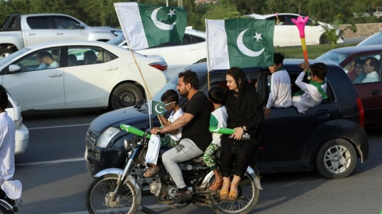 आखिर पाकिस्तान में स्वतंत्रता दिवस पर क्या हुआ?