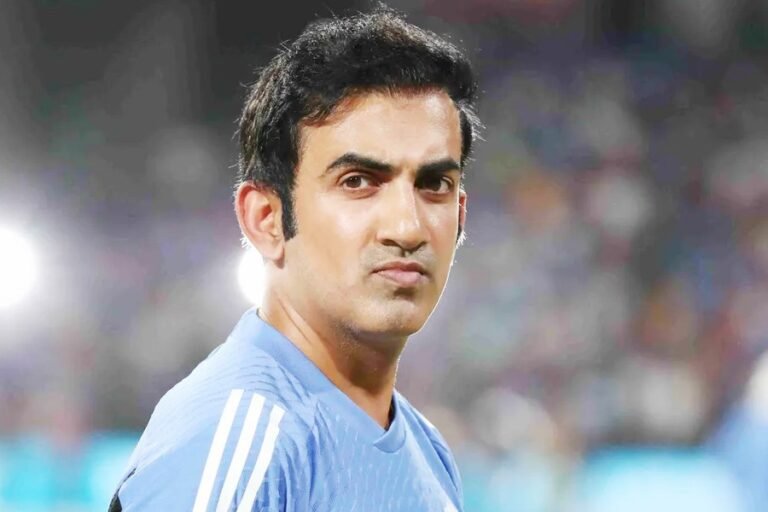 मैदान में वरुण से क्या कह रहे थे गंभीर? कमेंटेटर शास्त्री सुन नहीं पाते थे तो भी समझ जाते थे