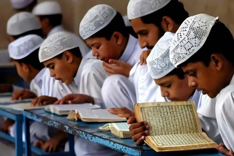 अभी नहीं रुकेगी मदरसों को आर्थिक मदद, राष्ट्रीय बाल आयोग के प्रस्ताव पर सुप्रीम कोर्ट की रोक