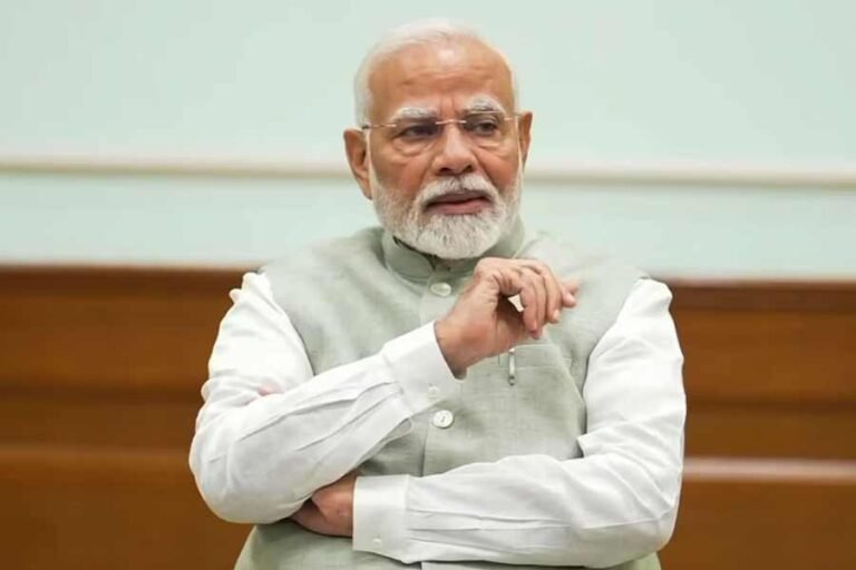 छह महीने पुराने बिहार के मुख्यमंत्री नीतीश गए प्रधानमंत्री मोदी को प्रणाम करने! लेकिन नहीं कर सका