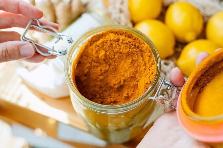 भारत, नेपाल, पाकिस्तान में बेचा जा रहा है सीसा मिला पीला पाउडर! शरीर को कितना नुकसान हो सकता है?