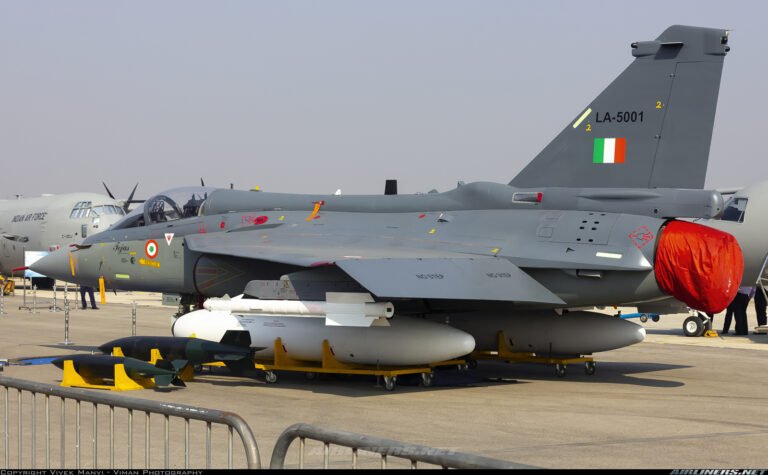 आखिर भारत को तेजस विमान देने में देरी क्यों कर रहा है अमेरिका?