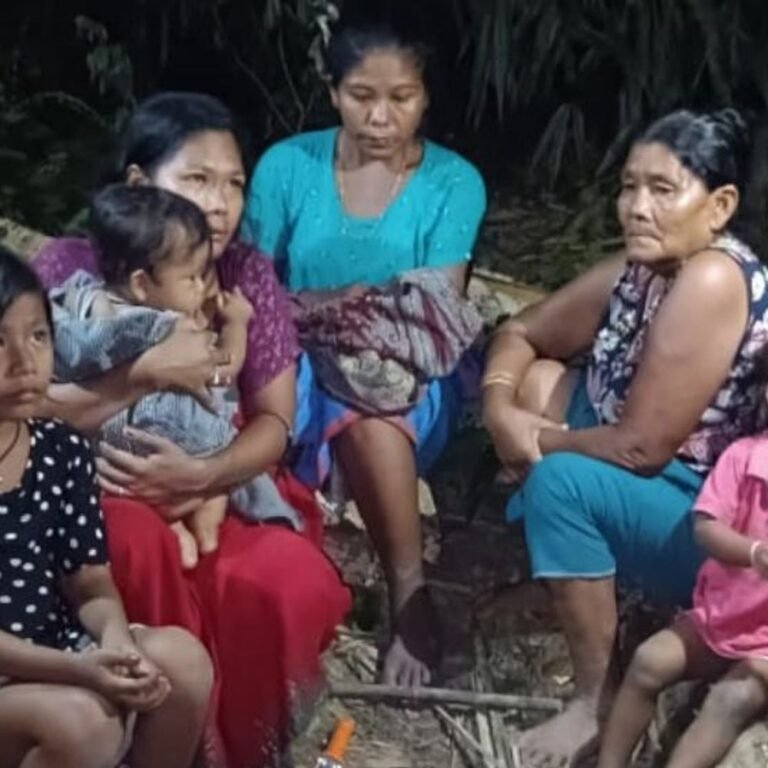 मणिपुर में 2 बच्चों समेत तीन लोगों का शव मिला:लापता मैतेई परिवार के होने की संभावना; 5 दिन पहले मुठभेड़ के बाद से 6 लोग लापता हैं