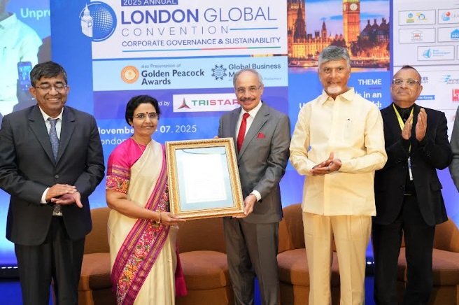 Heritage Foods Wins Golden Peacock Award; Vice Chairperson N. Bhuvaneswari Honoured as Distinguished Fellow